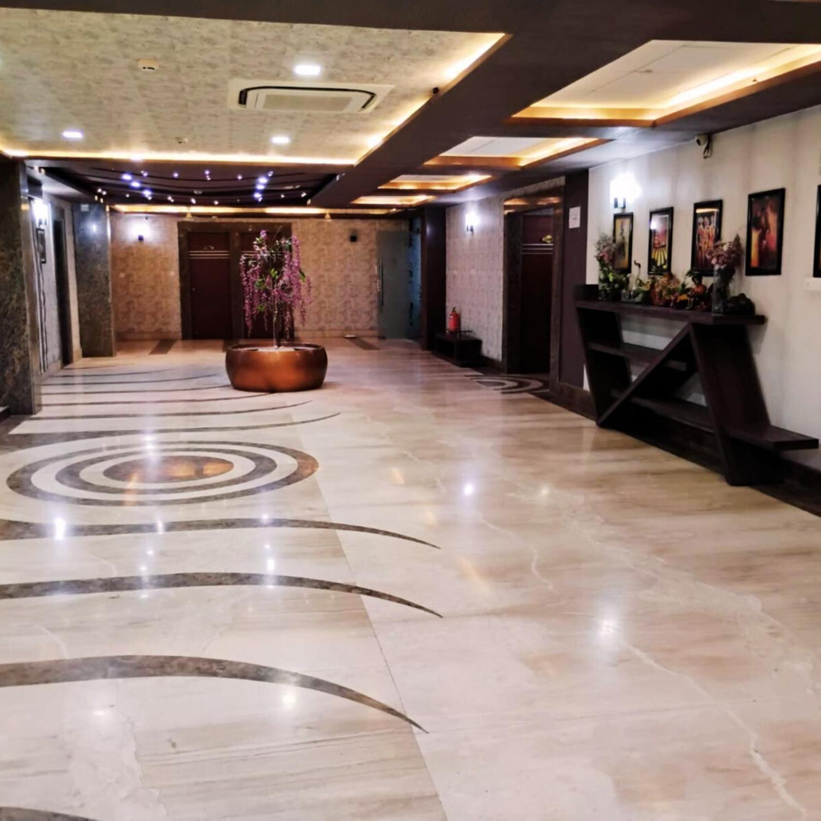 Hotel Lake View Grand Лакхнау Екстер'єр фото